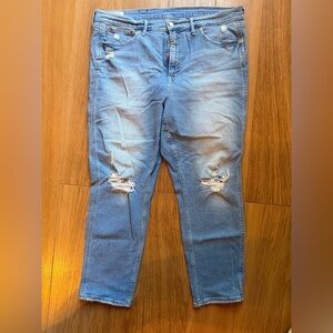 GAP Women's Light Blue Distressed Skinny Jeans